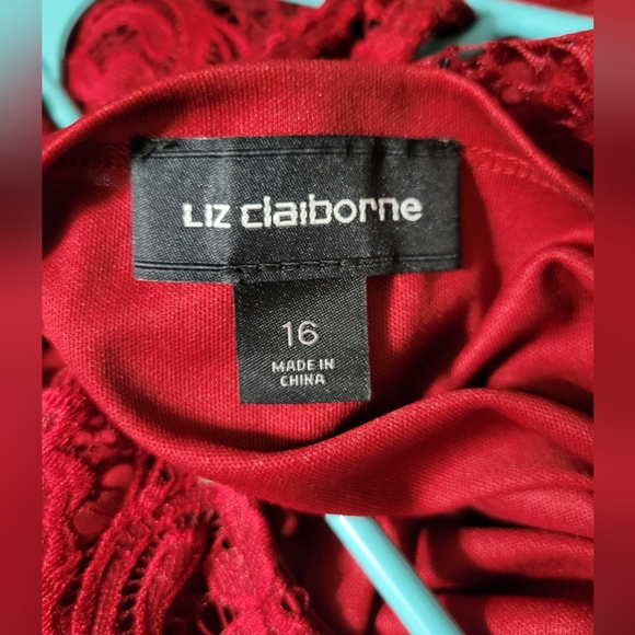 Red Lace dress - Picture 4 of 8